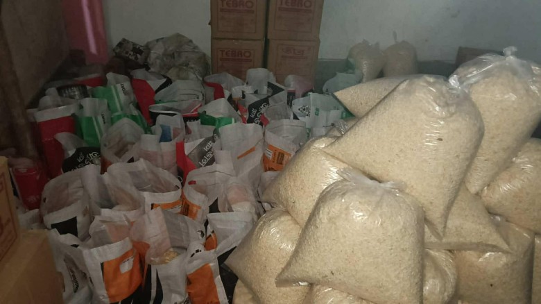 দেড় শতাধিক পরিবার পেল গুড বন্ডিং অর্গানাইজেশনের ইফতার সামগ্রী